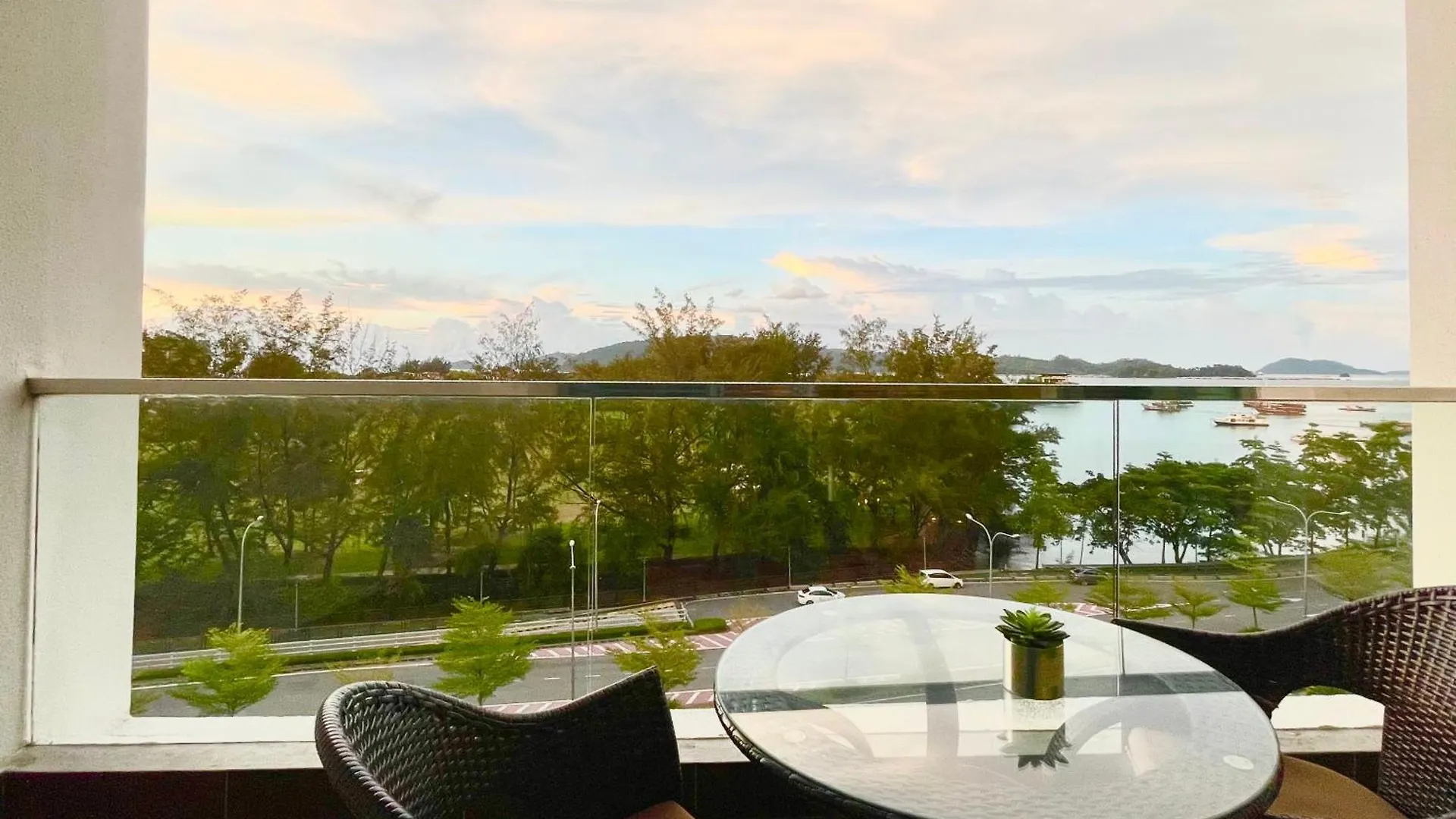 Margo Istay - The Loft Imago Kota Kinabalu Malaysia
